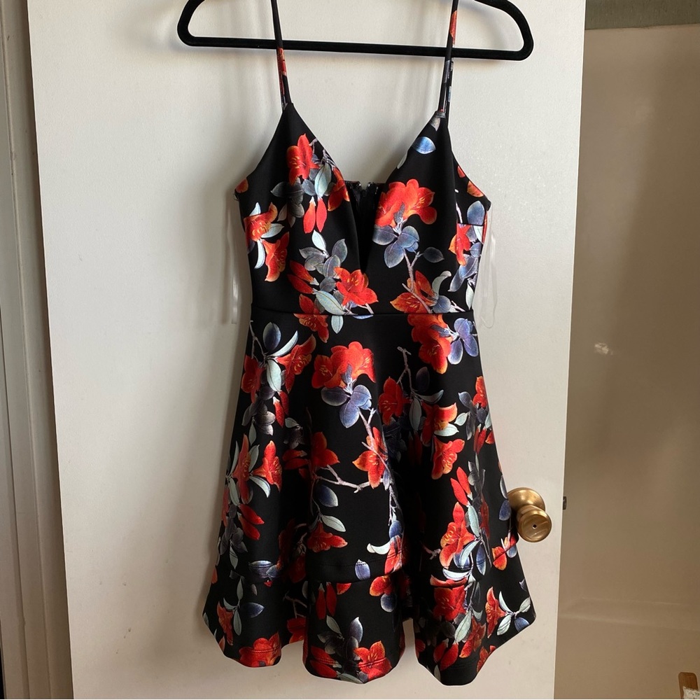 deep v 2 tier mini dress with metallic florals